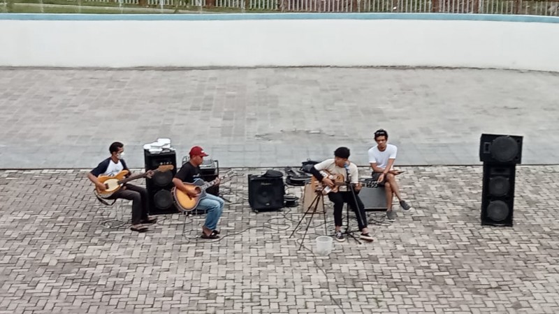 Bersama Komunitas Musik Lawang Kidul dan Tanjung Enim Radio Live Musik di Museum Batubara