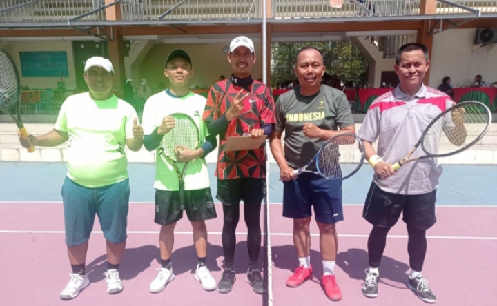 Danramil Gumeg ikuti Turnamen Tenis Lapangan Kodim 0404 Cup 2022 Danramil Gumeg ikuti Turnamen Tenis Lapangan Kodim 0404 Cup 2022