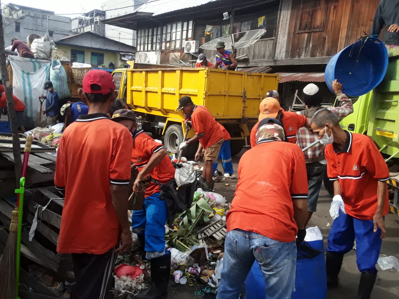 Di hari World Cleaning Up Day, UPTD Persampahan Tanjung Enim Bantuan Mobil Amroll Segera Terealisasi